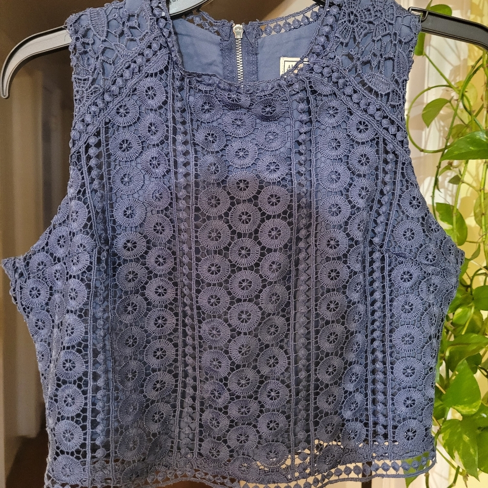 Abercrombie and Fitch sleeveless blouse sz.sm. Navy